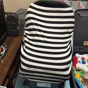 Itzy Ritzy Black and White Striped Cover